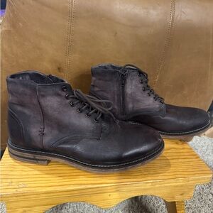 Men's Distressed Dark Brown vintage looking zipper on side lightly lined Boots